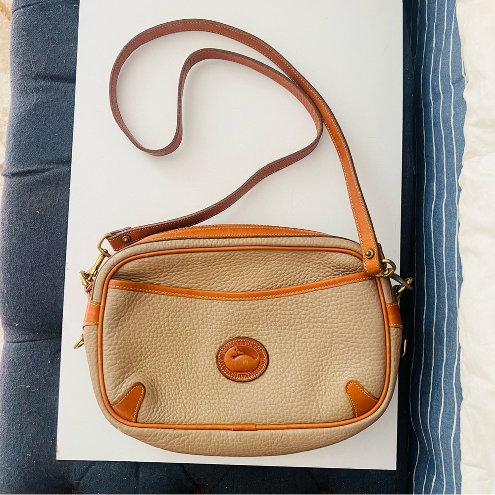 Vintage Leather Beige and Camel Dooney & Bourke Crossbody with detachable strap - Picture 14 of 14